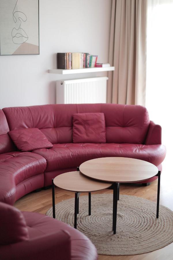 Capital Towers - Apartament Red Z Widokiem Na Panorame Miasta I Rzeke ジェシュフ エクステリア 写真